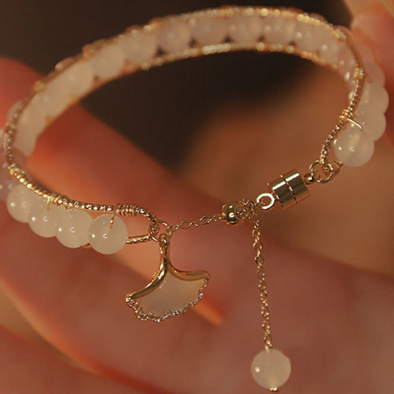 Bracelet porte-bonheur en feuille de ginkgo en jade pour la prospérité et l'abondance
