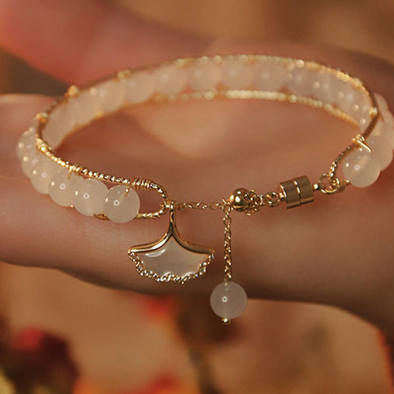 Bracelet porte-bonheur en feuille de ginkgo en jade pour la prospérité et l'abondance