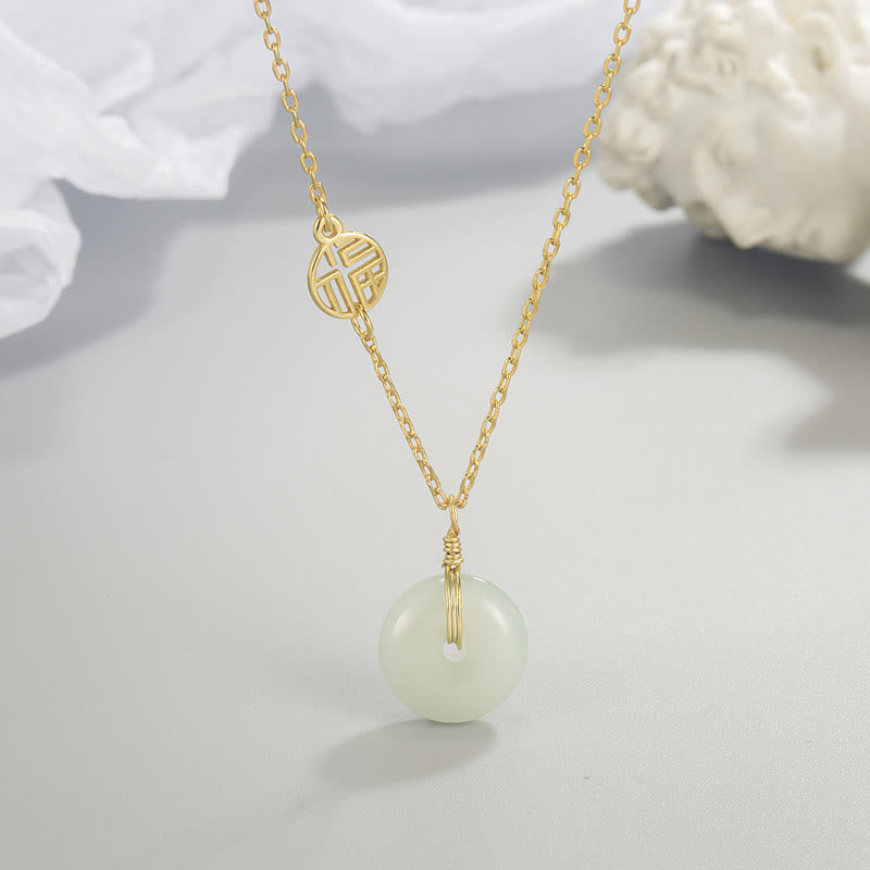 Collier de jade avec caractère Fu et boucle de paix pour l'abondance