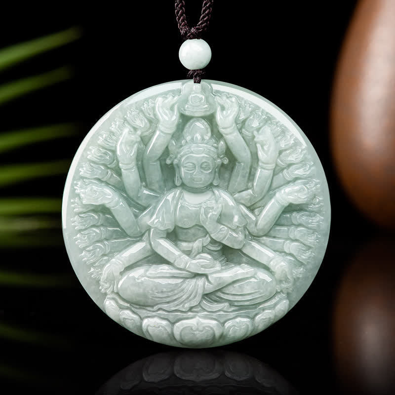 Collier en jade avec pendentif Kwan Yin aux mille mains pour la prospérité