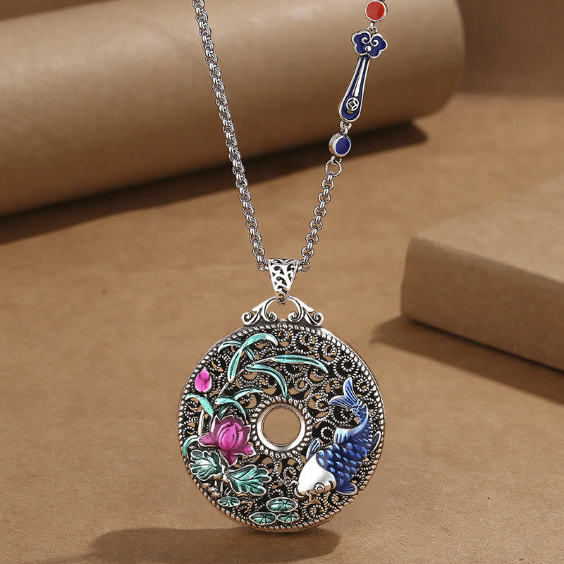Collier de richesse avec boucle de paix et lotus en forme de poisson koï et de caractère Fu
