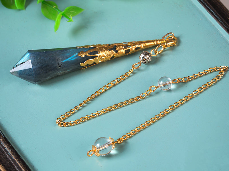 Pendule en cristal de labradorite pour l'intuition et la clarté