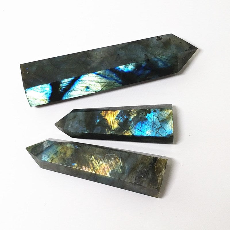 Tour de cristal de guérison énergétique en labradorite