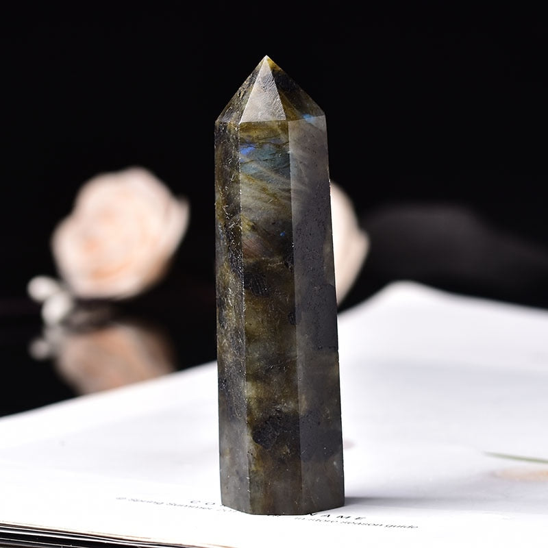 Tour de cristal de guérison énergétique en labradorite