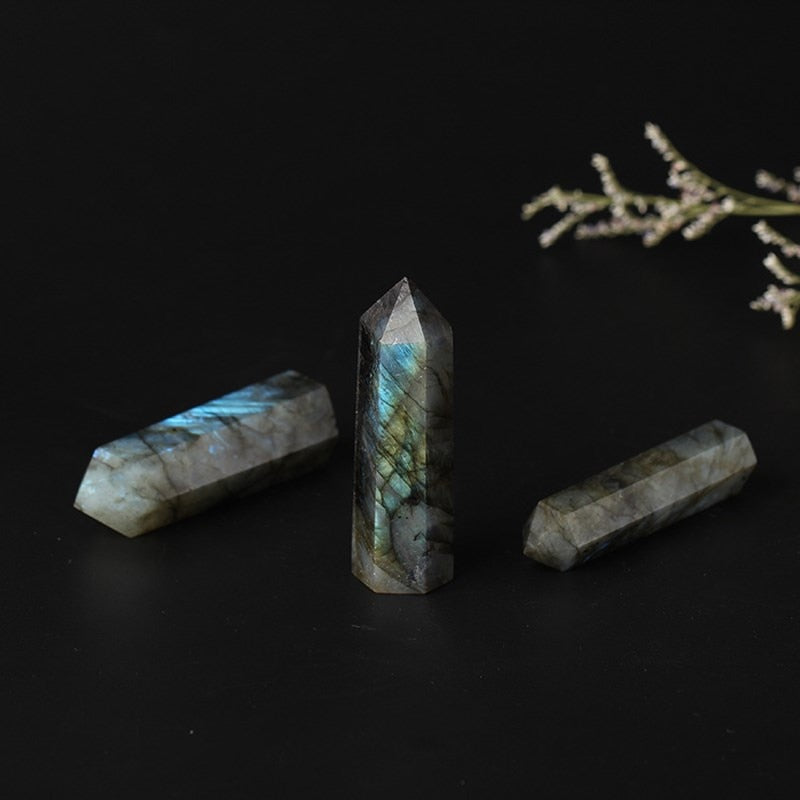 Tour de cristal de guérison énergétique en labradorite