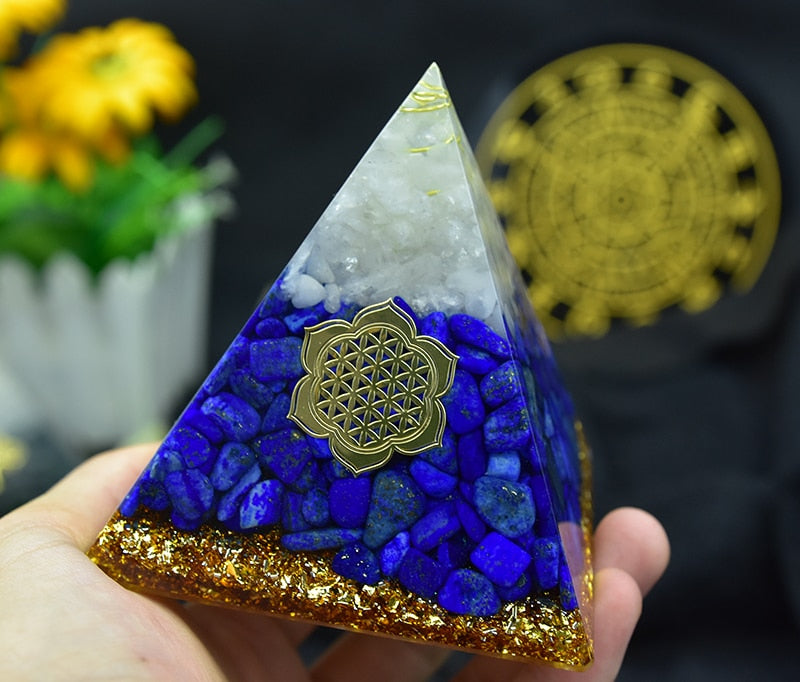 Pyramide d'orgone de guérison en lapis-lazuli et cristal blanc