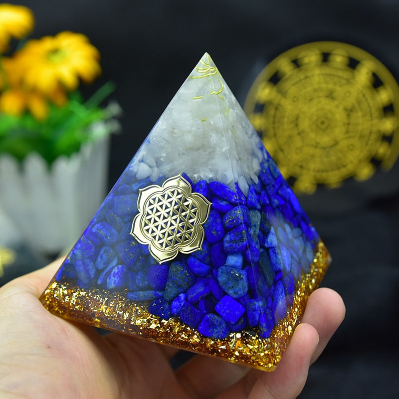 Pyramide d'orgone de guérison en lapis-lazuli et cristal blanc