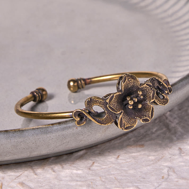 Grand bracelet manchette en cuivre avec fleurs et feuilles porte-bonheur et guérison