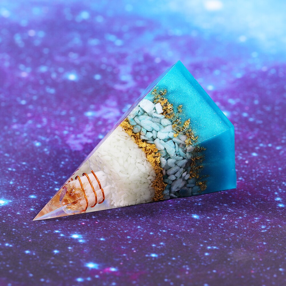 Pyramide d'orgone Lumière d'espoir