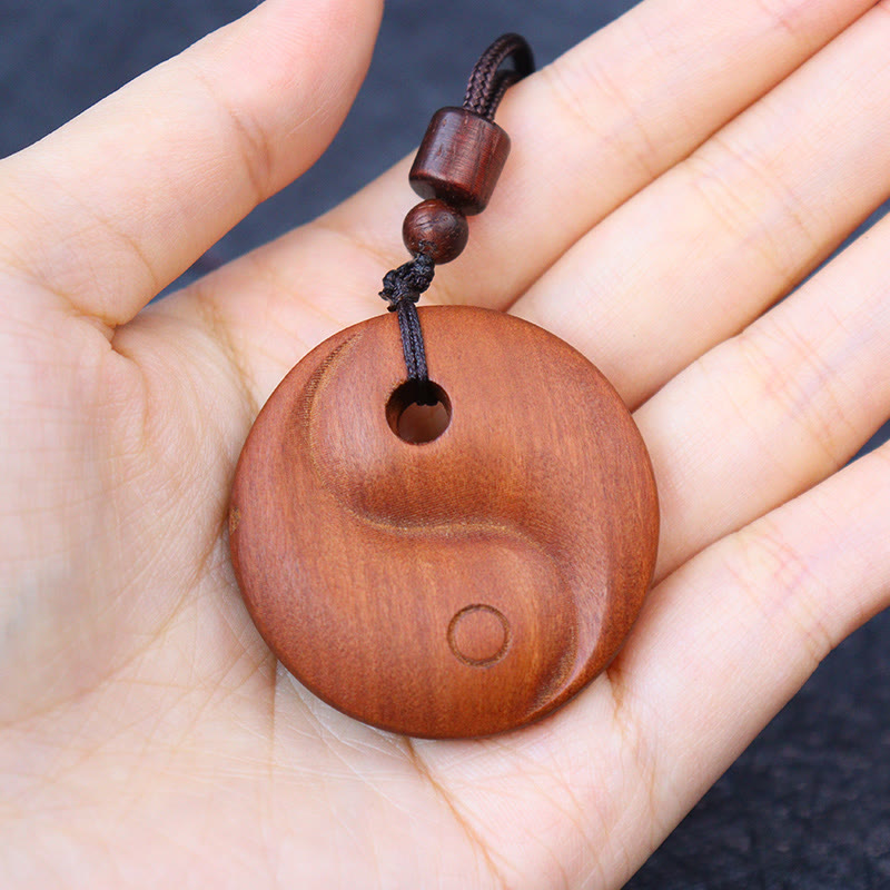 Collier porte-bonheur Yin Yang en bois de jujubier frappé par la foudre