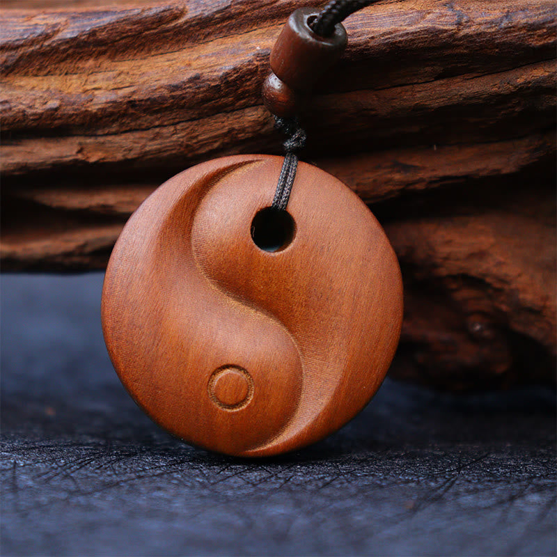 Collier porte-bonheur Yin Yang en bois de jujubier frappé par la foudre