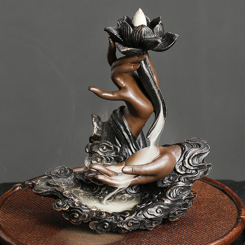 Brûleur d'encens à reflux en résine en forme de main de Bouddha de lotus 17,9 cm