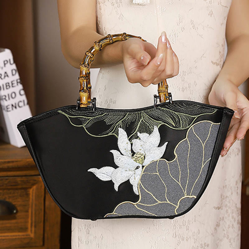 Sac à main brodé Lotus avec anse en bambou 17 cm sur 15 cm