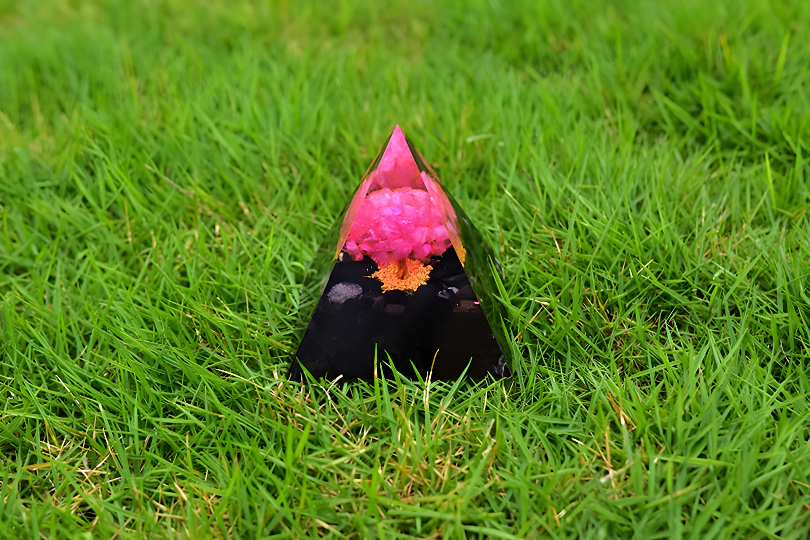 Pyramide d'Amour et de Protection