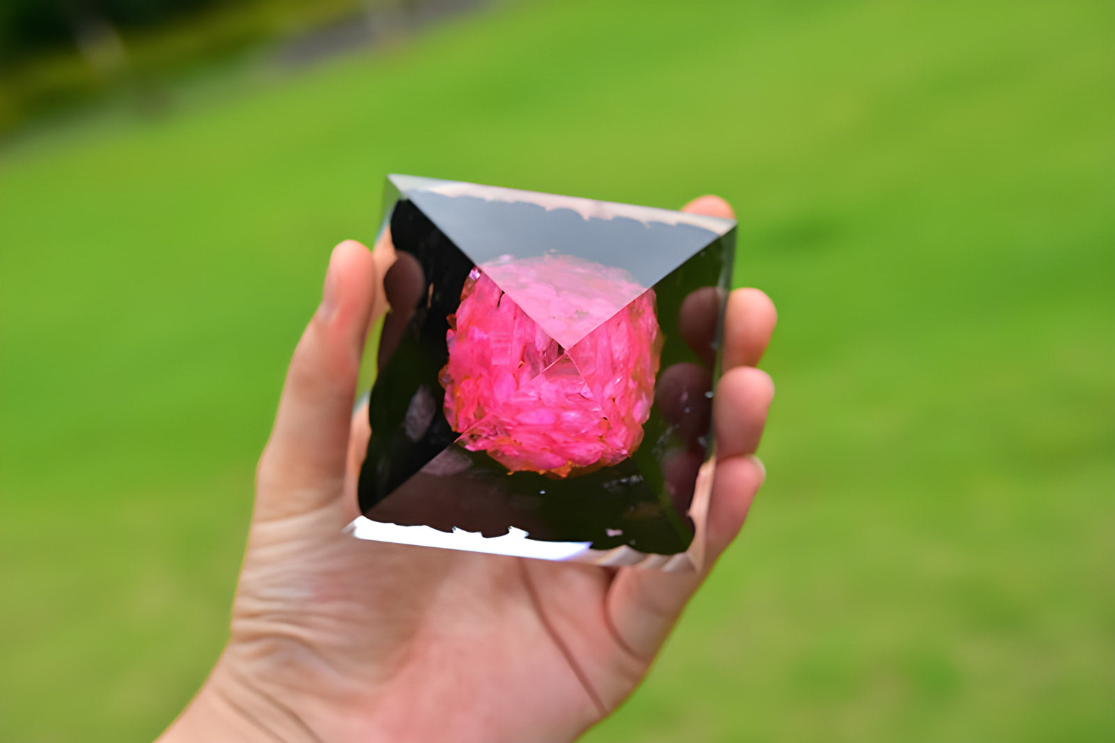 Pyramide d'Amour et de Protection
