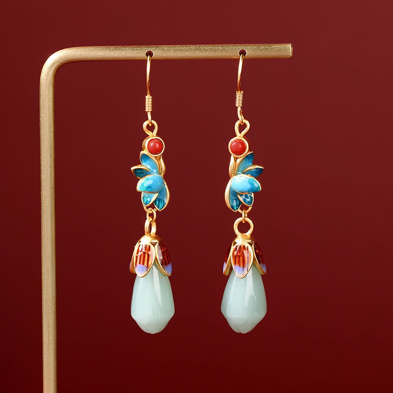Boucles d'oreilles pendantes en jade et fleur de magnolia