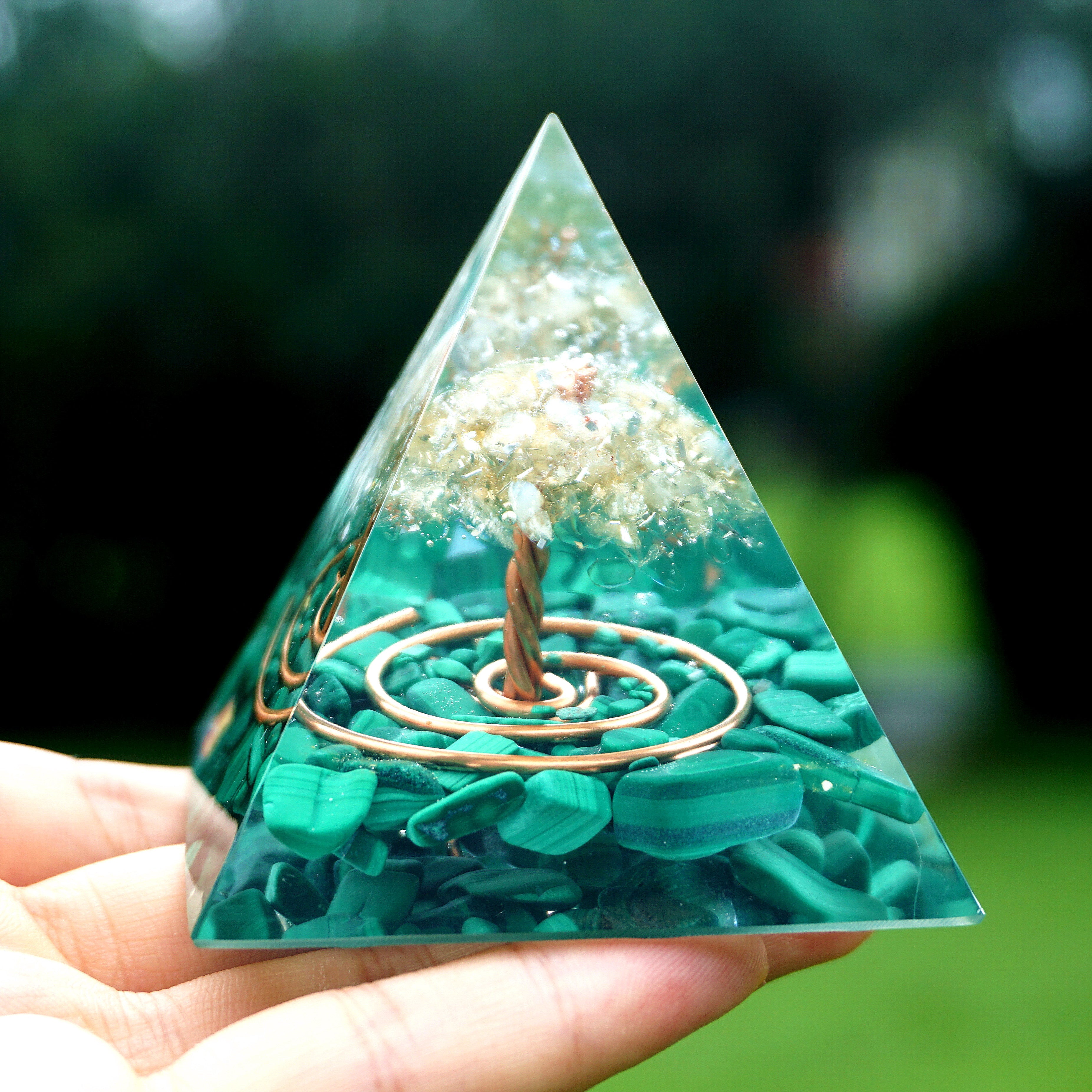 Pyramide de Malachite Magique Manifestante
