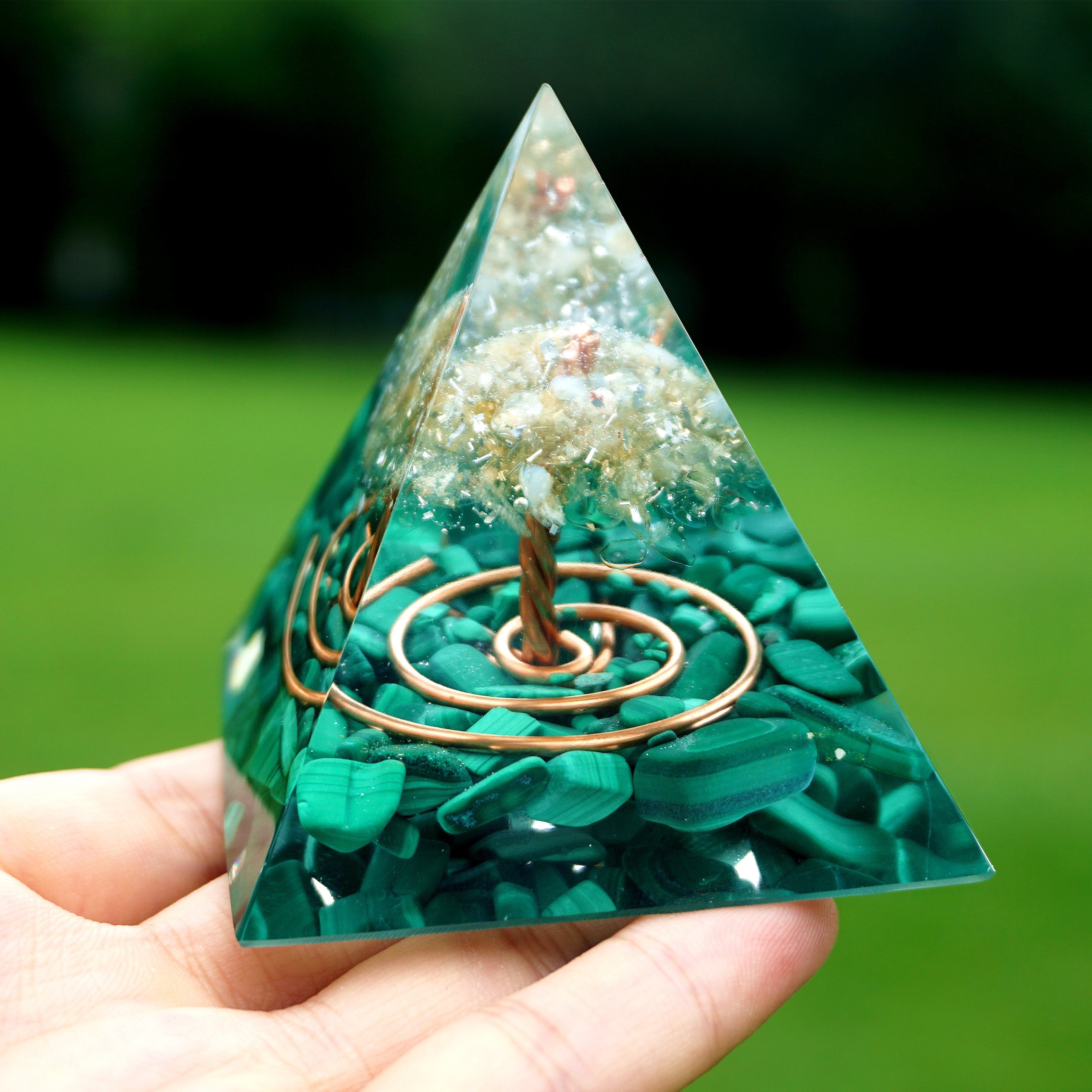 Pyramide de Malachite Magique Manifestante