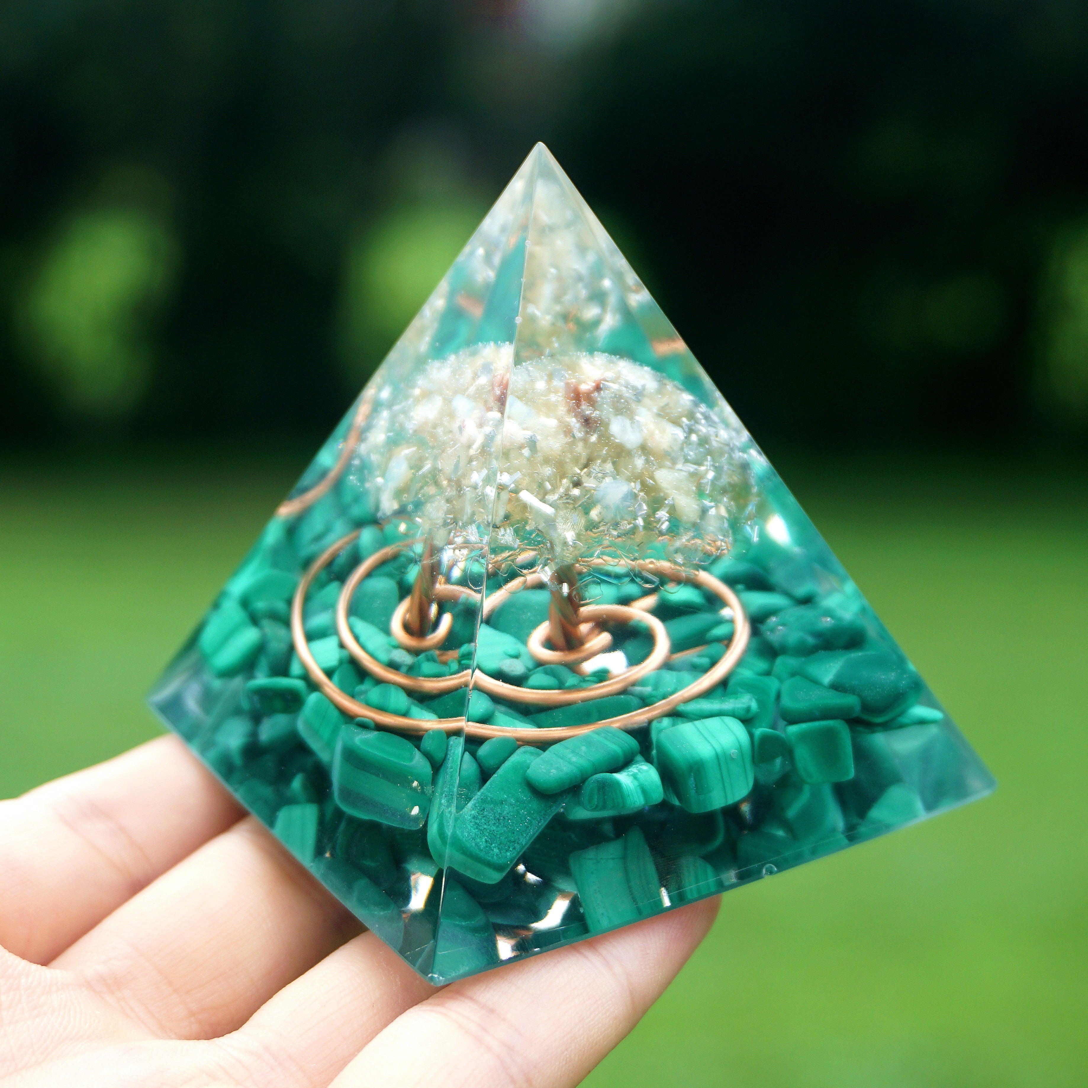 Pyramide de Malachite Magique Manifestante