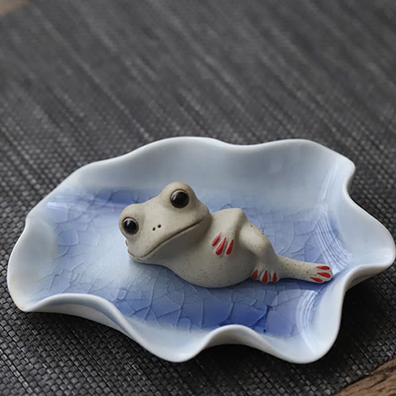 Statue de petite grenouille méditante en céramique pour une décoration zen et calme