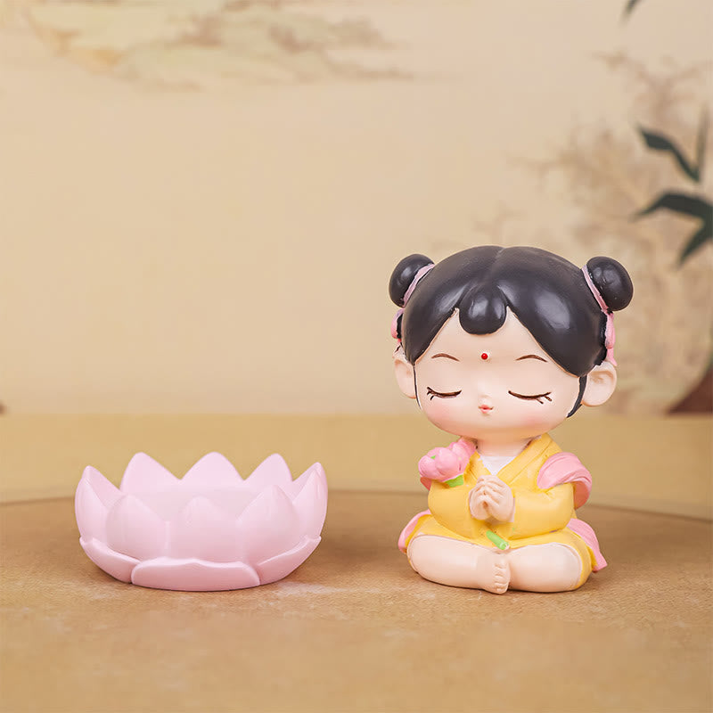 Statue en résine d'Avalokitesvara en méditation avec figurines de garçon et de fille