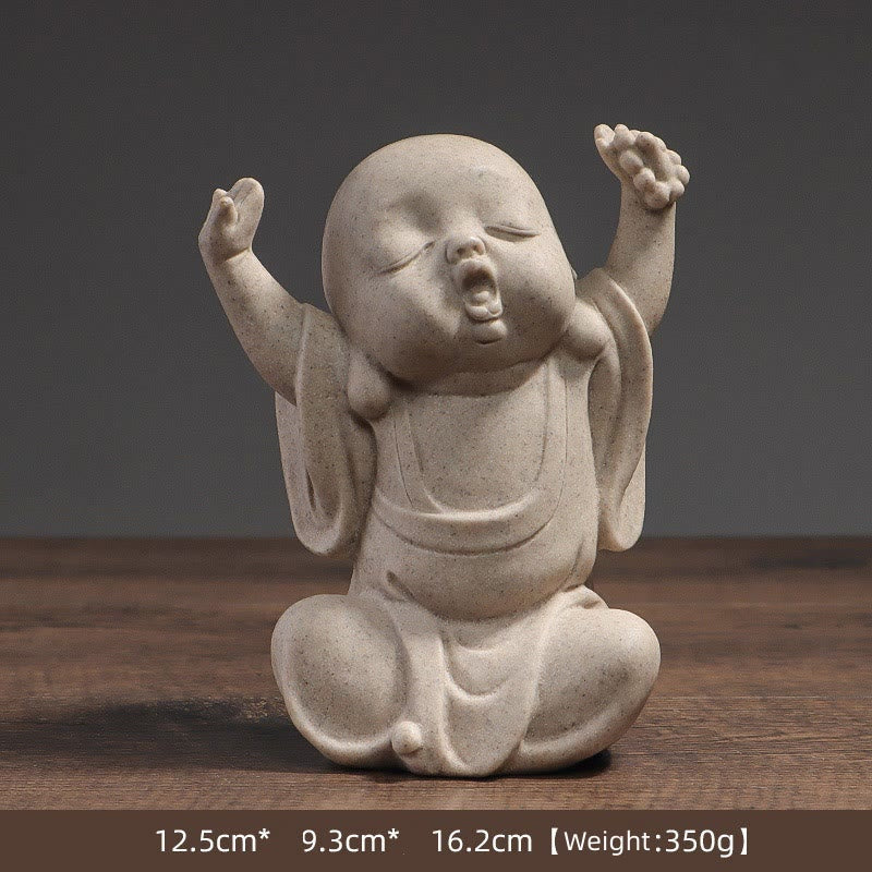 Statue de Bouddha moine en résine pour la méditation et la sérénité à la maison