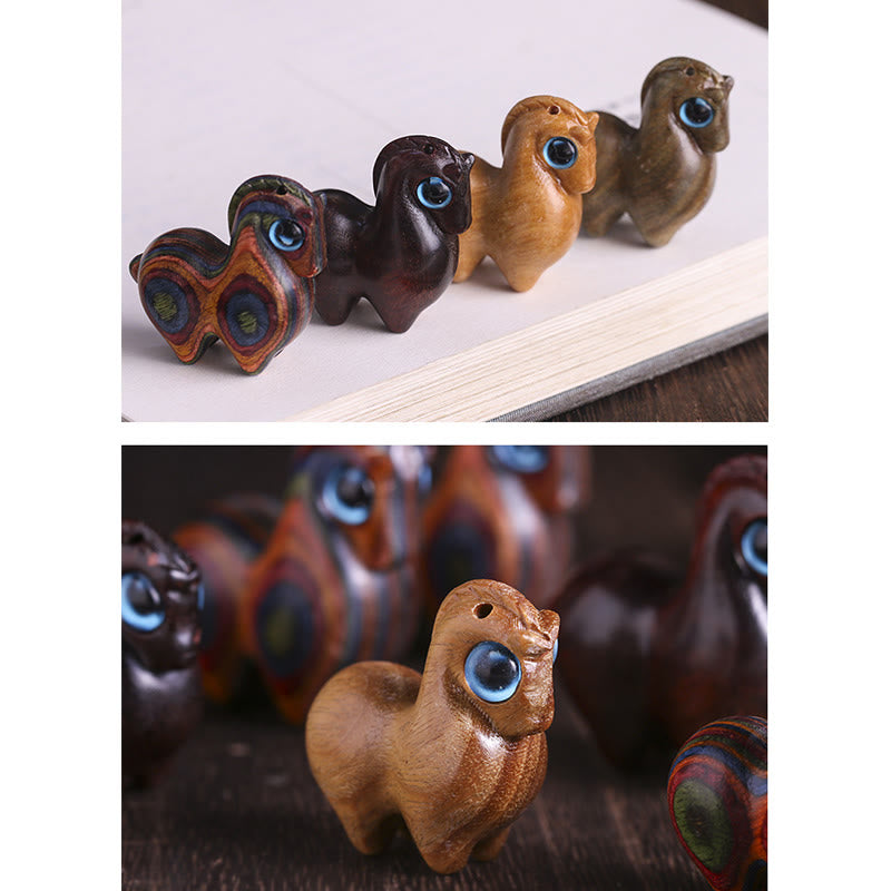 Figurine de protection de cheval porte-bonheur en bois de santal rouge de taille moyenne et petite