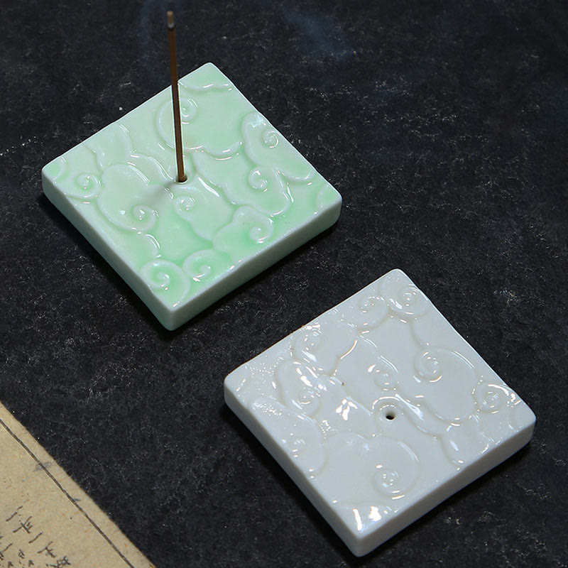 Mini brûleur d'encens en céramique avec motif nuage de bon augure