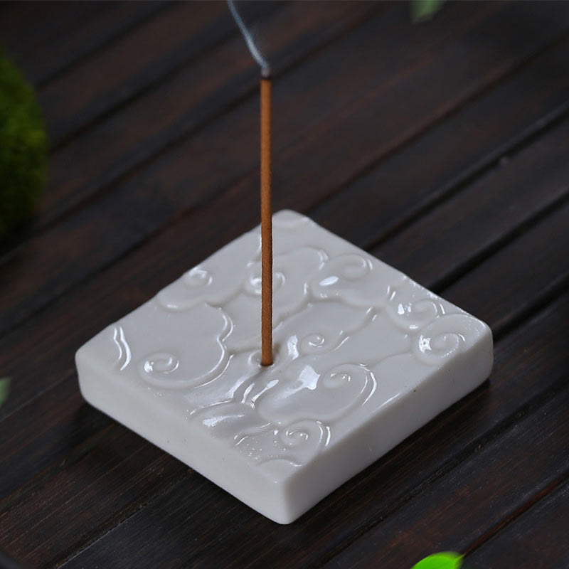 Mini brûleur d'encens en céramique avec motif nuage de bon augure