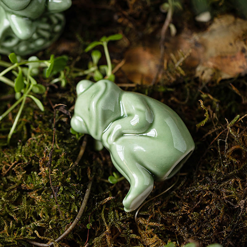 Mini figurine de grenouille de méditation en céramique pour la chance et la richesse
