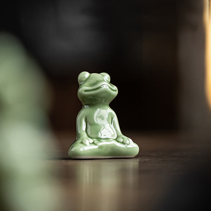Mini figurine de grenouille de méditation en céramique pour la chance et la richesse
