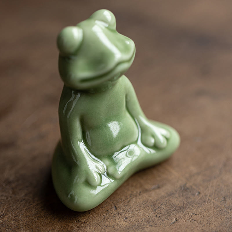 Mini figurine de grenouille de méditation en céramique pour la chance et la richesse