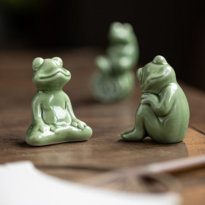Mini figurine de grenouille de méditation en céramique pour la chance et la richesse