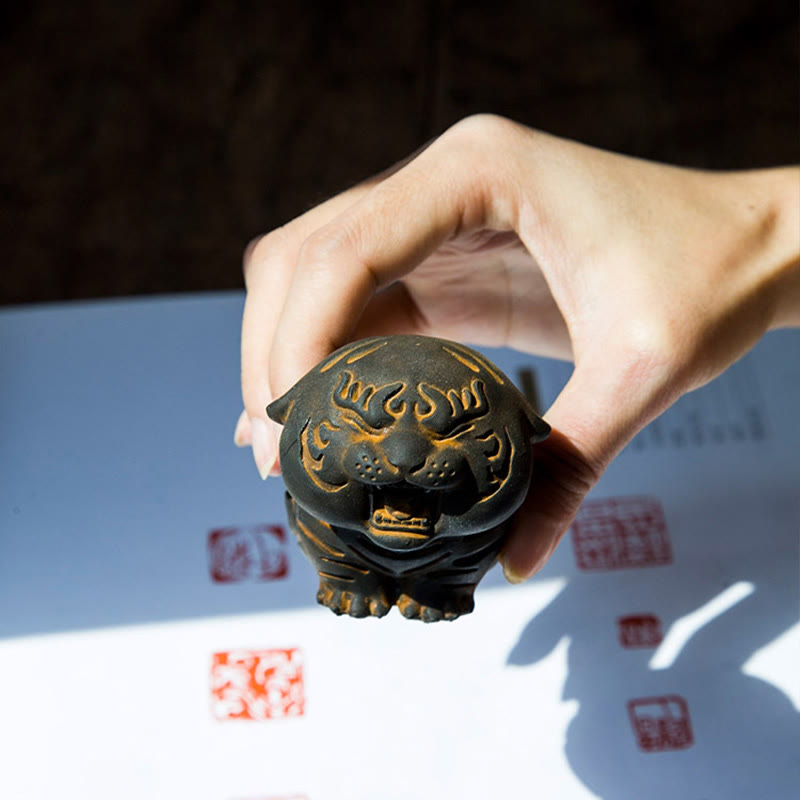 Mini statue de tigre mignon en résine de fer - Figurine animale spirituelle