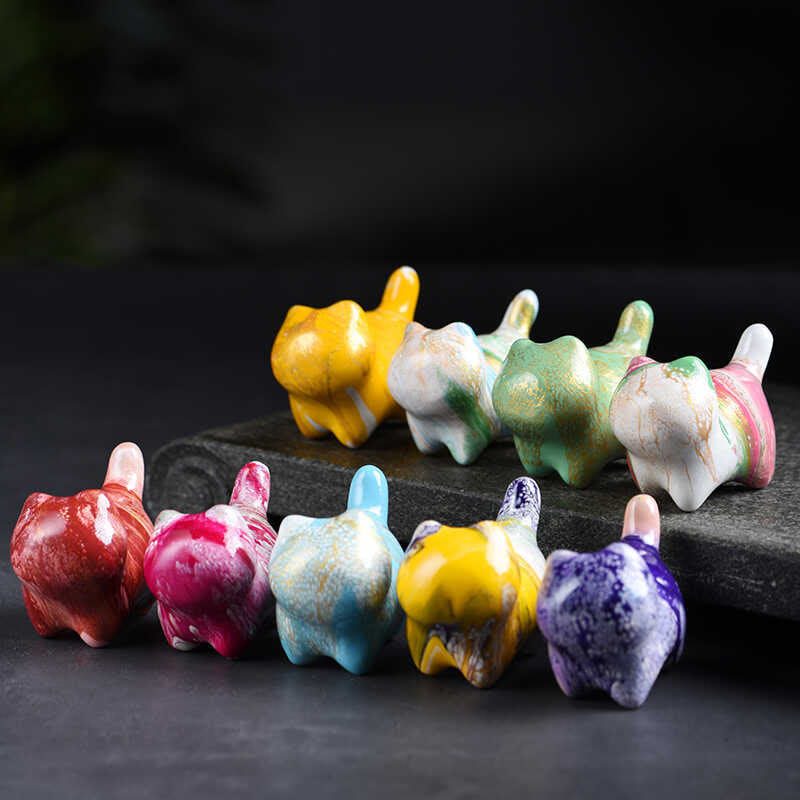 Mini statue de chat en bois d'ébène décorative en laque paisible