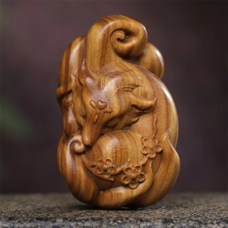 Mini renard à neuf queues en bois de santal vert, décoration zen pour la paix