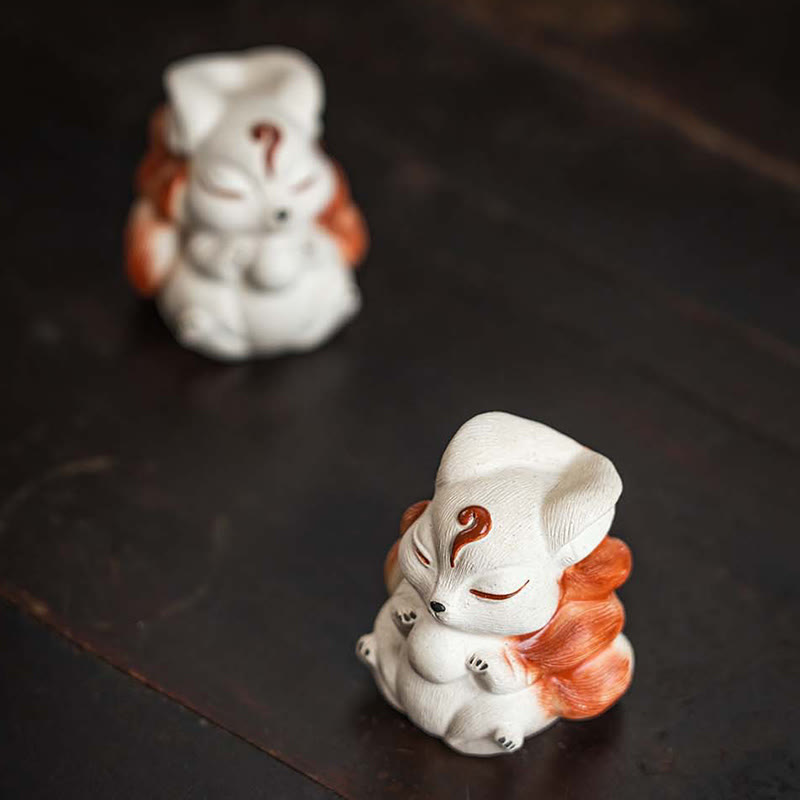 Mini renard à neuf queues en argile violette pour décoration de bureau zen