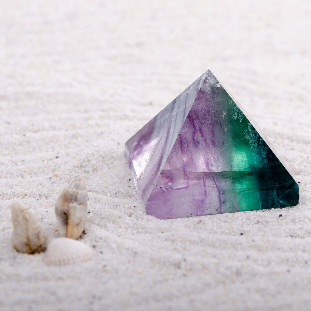 Pyramide miniature de purification en fluorite
