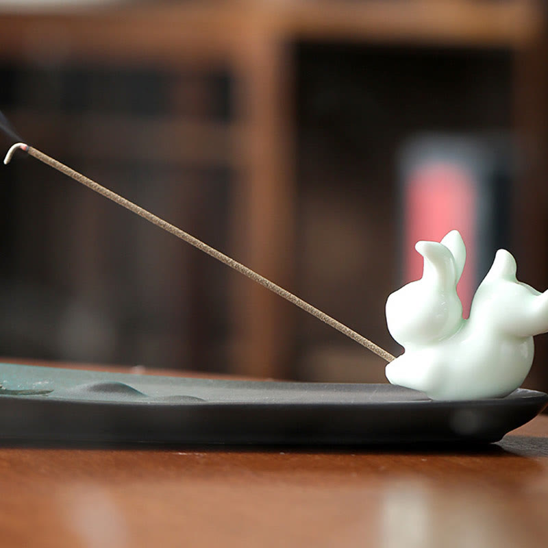 Brûleur d'encens en céramique Moon Rabbit pour la méditation et l'harmonie