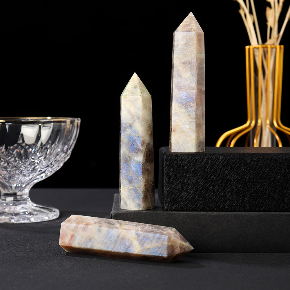 Tour de cristal de guérison en pierre de lune pour l'équilibre et l'amour