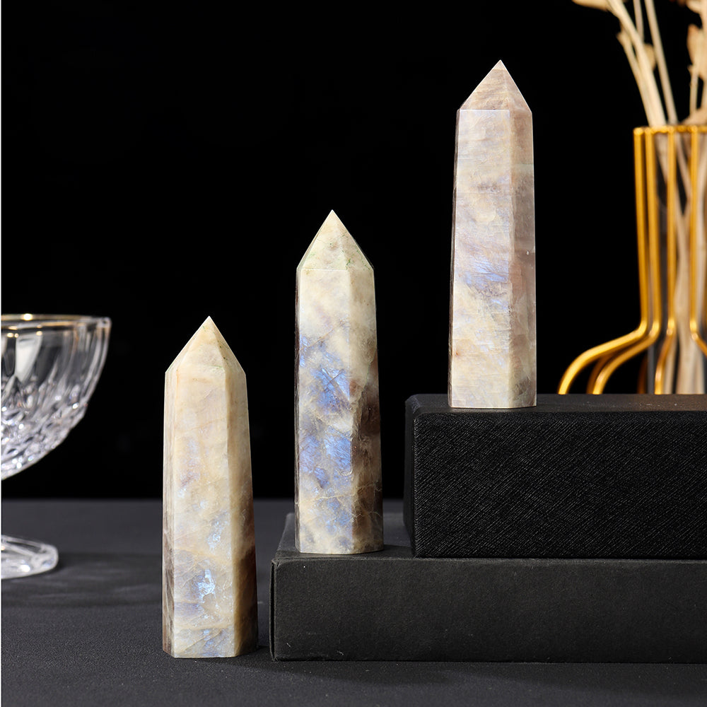Tour de cristal de guérison en pierre de lune pour l'équilibre et l'amour