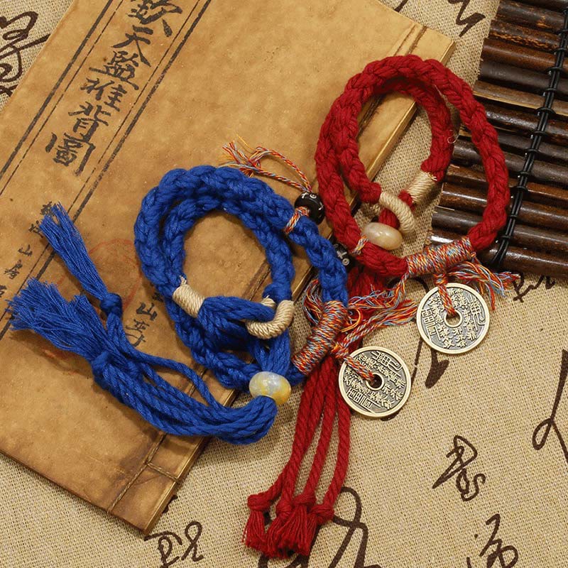 Les fantômes de la montagne dépensent un bracelet d'argent pour la protection spirituelle