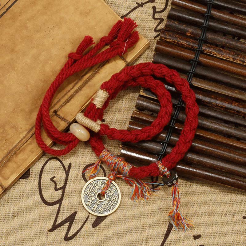 Les fantômes de la montagne dépensent un bracelet d'argent pour la protection spirituelle