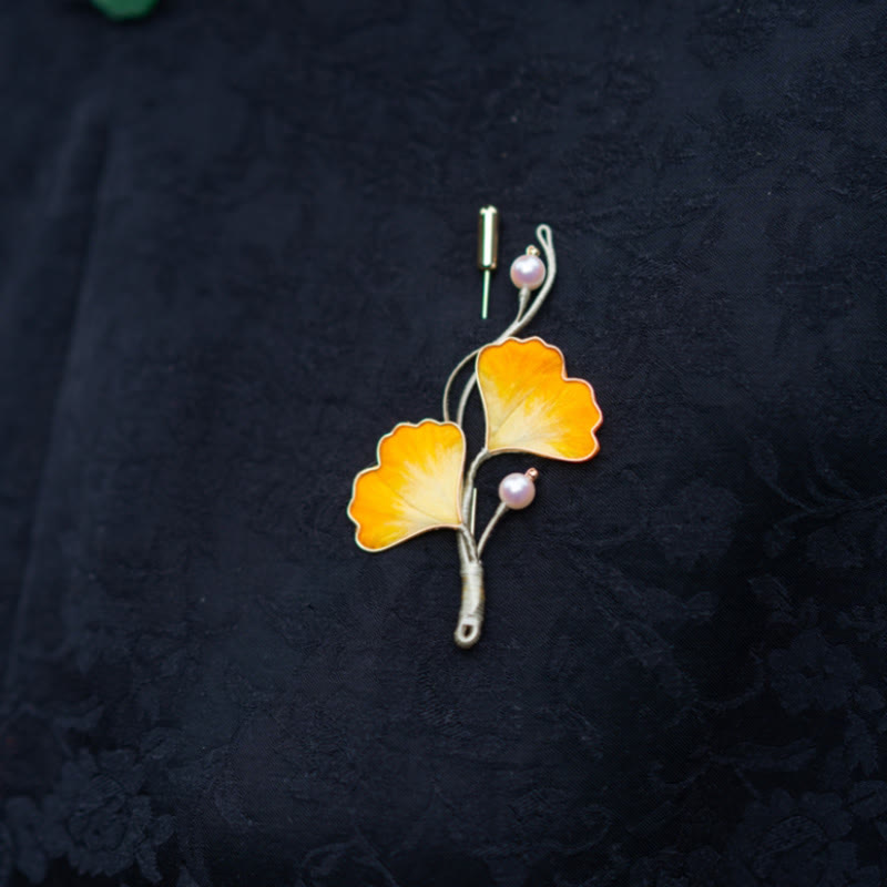 Broche feuille de ginkgo en soie de mûrier | Bijoux spirituels
