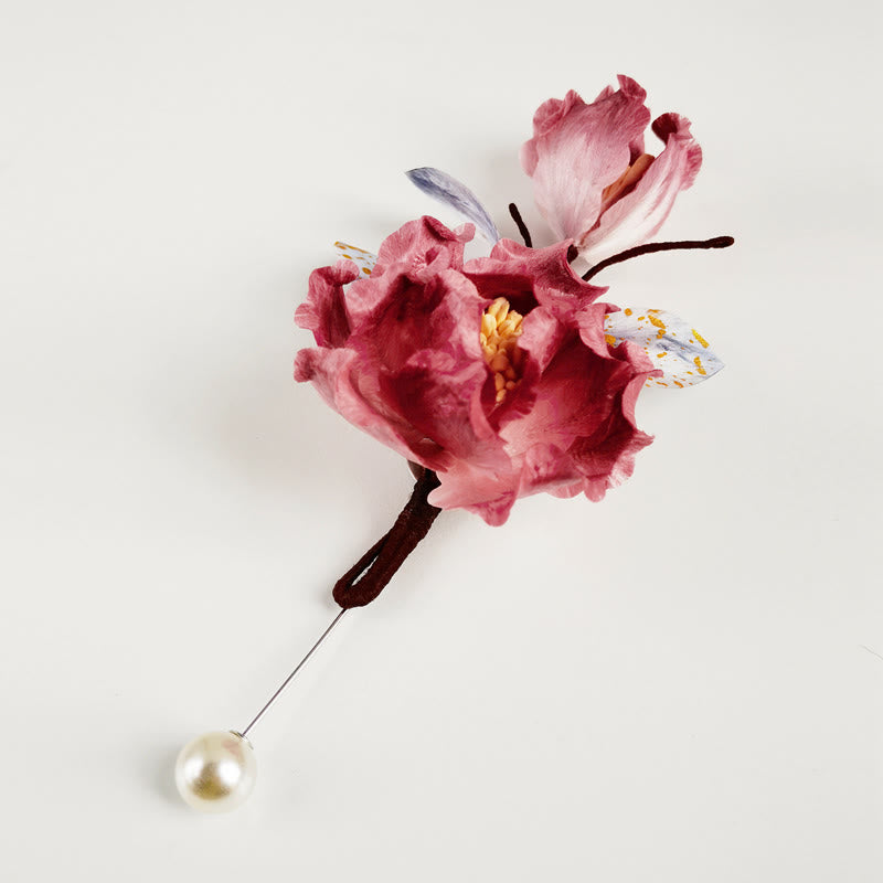 Broche fleur rouge en soie de mûrier pour l'énergie spirituelle