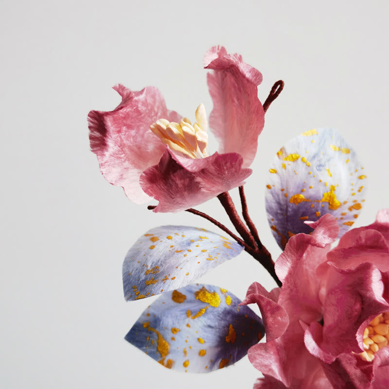 Broche fleur rouge en soie de mûrier pour l'énergie spirituelle