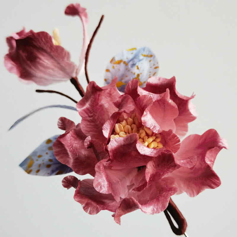 Broche fleur rouge en soie de mûrier pour l'énergie spirituelle