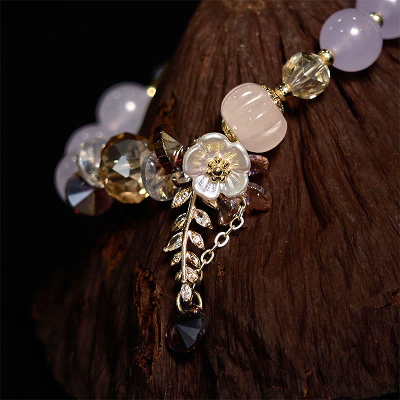 Bracelet de guérison multi-pierres avec accents floraux