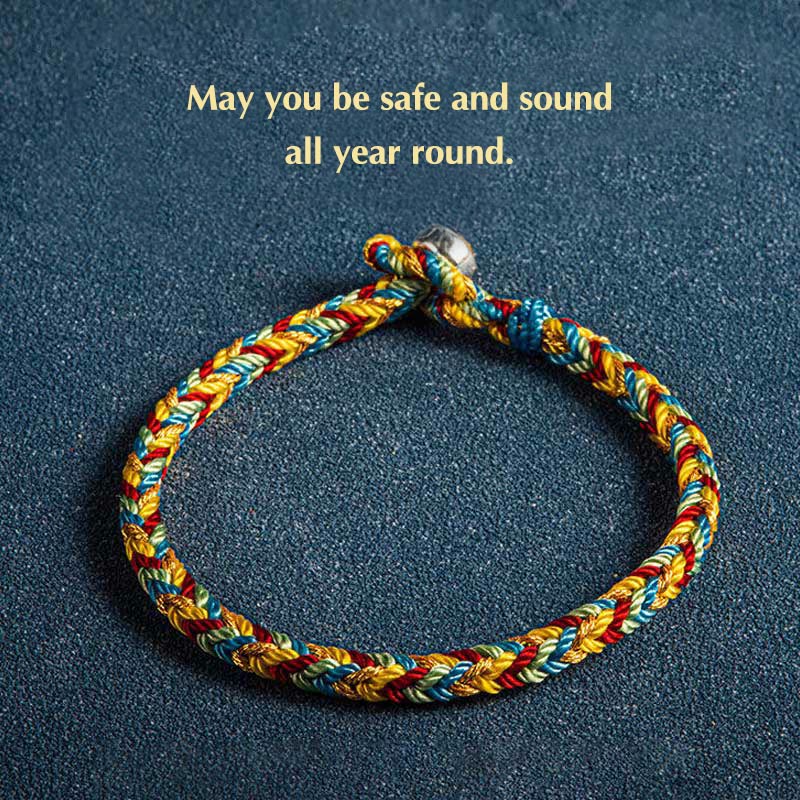 Bracelet de protection en fil rouge multicolore avec breloque en argent
