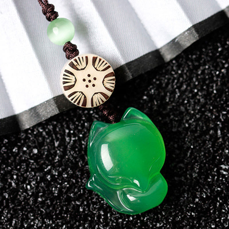 Décoration Zen à Suspendre en Calcédoine Naturelle Fox Harmony